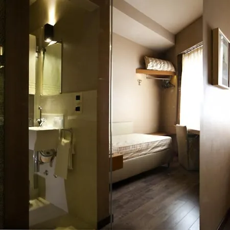 Mentana, By R Collection 4* Milaan