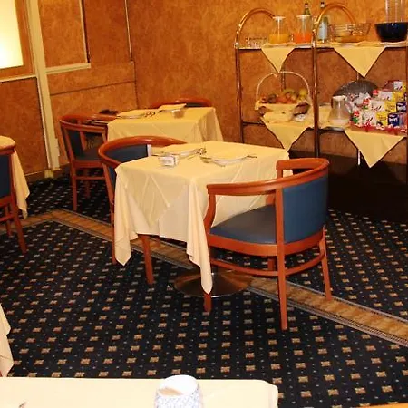 Mentana, By R Collection 4* Milaan