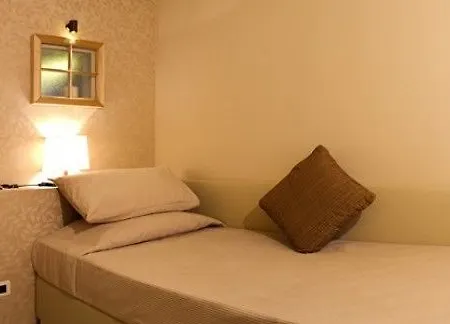 Mentana, By R Collection Hotel Milaan
