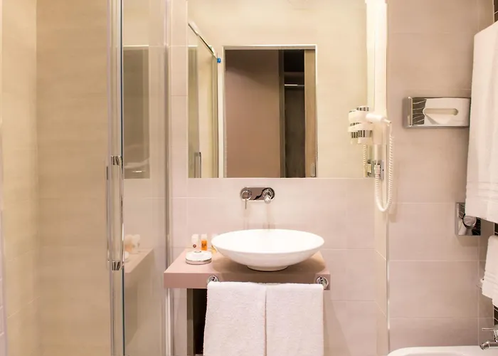 Mentana, By R Collection ミラノ