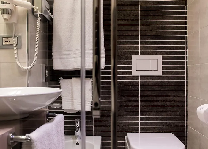 Mentana, By R Collection 4* Milánó