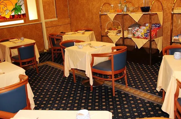 Mentana, By R Collection 4* Milánó