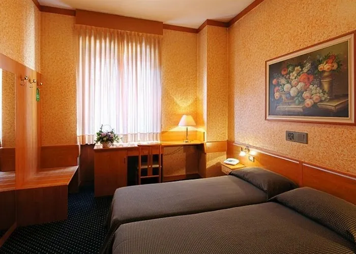 Mentana, By R Collection 4* Milánó